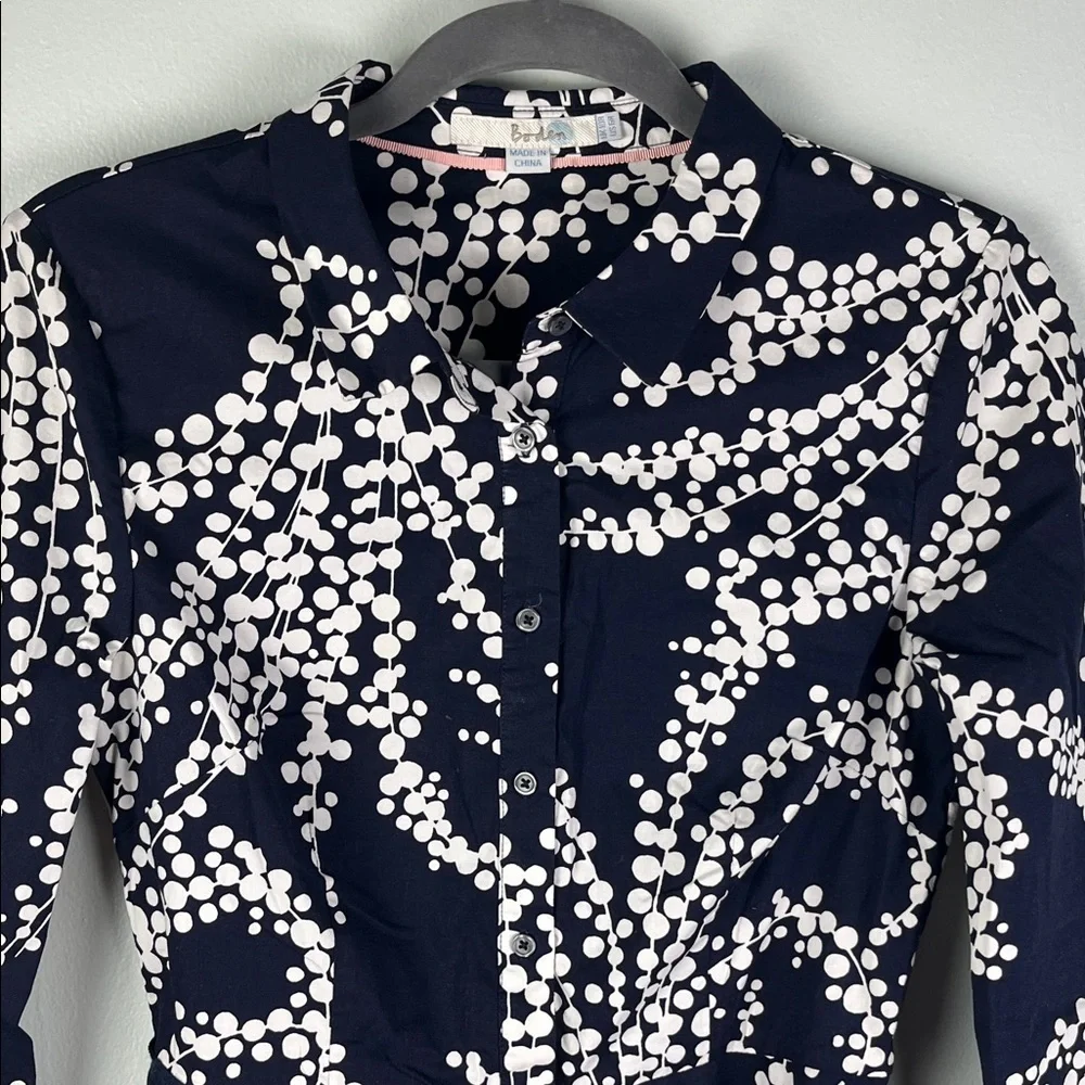 Boden Navy Button-Up Shirt with White Dot Vine Pattern - Picture 4 of 14